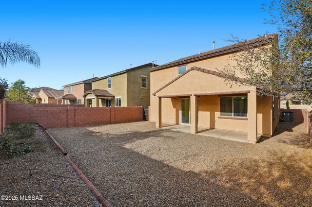 207 W Calle Matraca, Sahuarita, AZ 85629