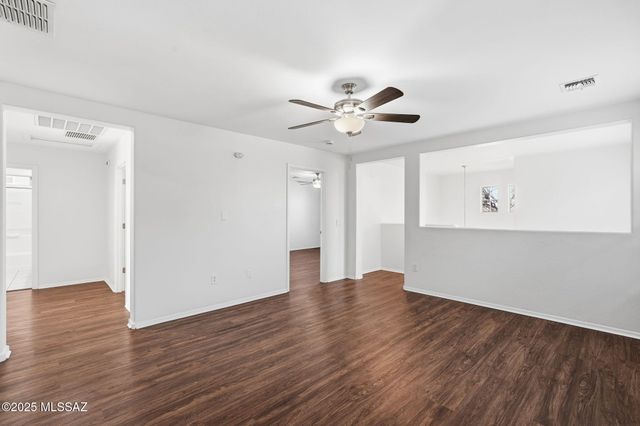 207 W Calle Matraca, Sahuarita, AZ 85629