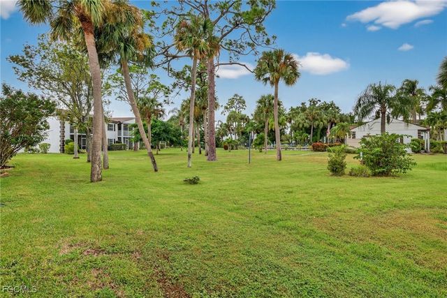 7025 New Post DR 4, North Fort Myers, FL 33917