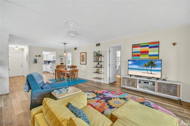 7025 New Post DR 4, North Fort Myers, FL 33917