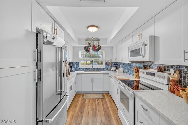 7025 New Post DR 4, North Fort Myers, FL 33917