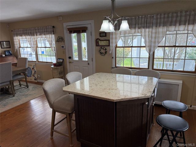 818 12th Street, West Babylon, NY 11704