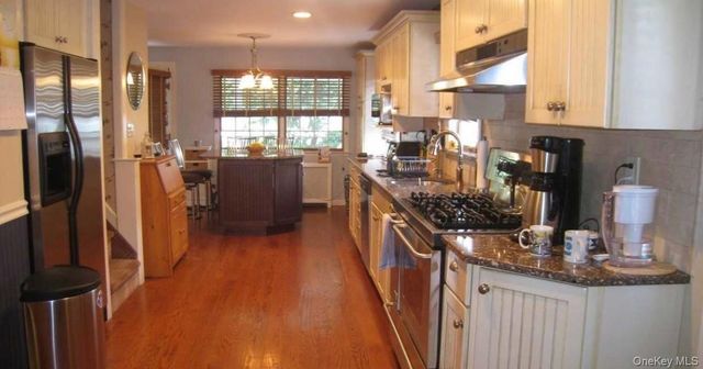 818 12th Street, West Babylon, NY 11704