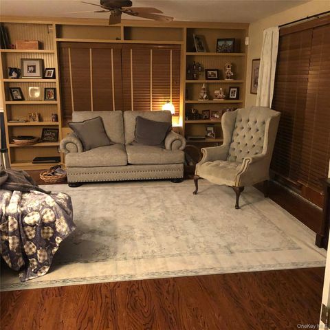 818 12th Street, West Babylon, NY 11704