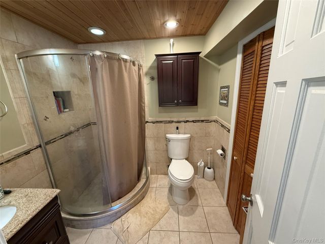 818 12th Street, West Babylon, NY 11704