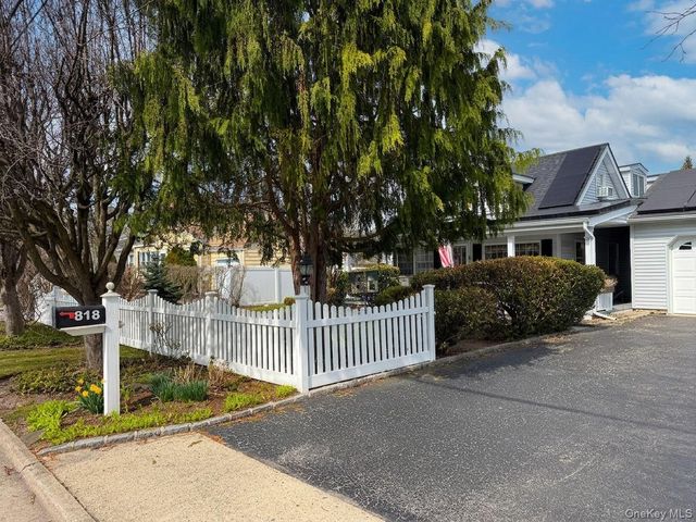 818 12th Street, West Babylon, NY 11704