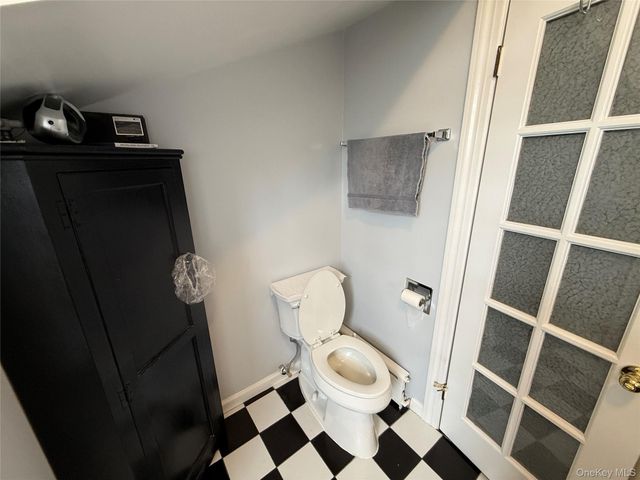 818 12th Street, West Babylon, NY 11704