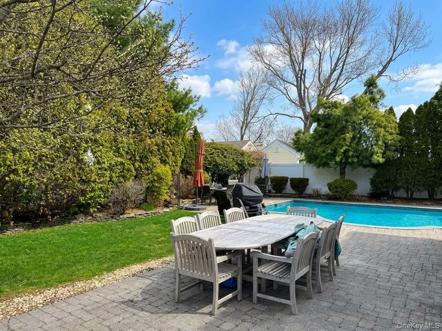 818 12th Street, West Babylon, NY 11704