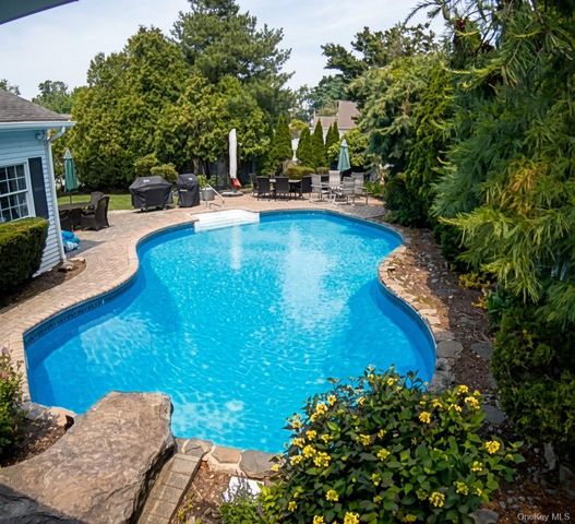 818 12th Street, West Babylon, NY 11704