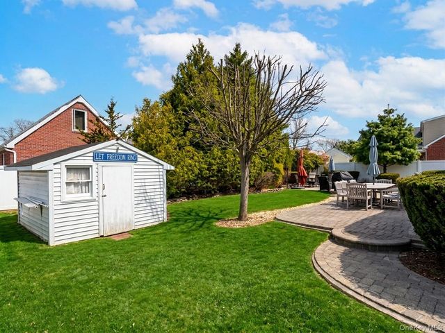 818 12th Street, West Babylon, NY 11704