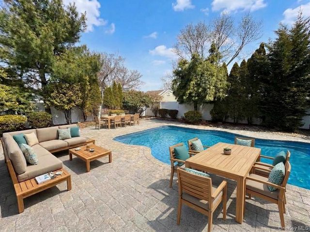 818 12th Street, West Babylon, NY 11704