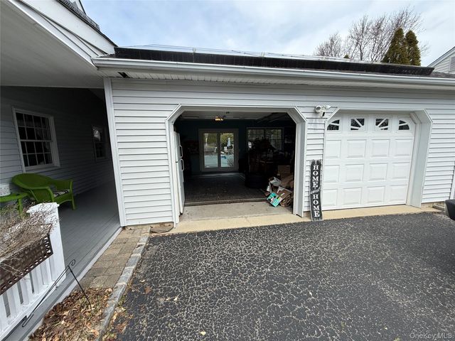 818 12th Street, West Babylon, NY 11704