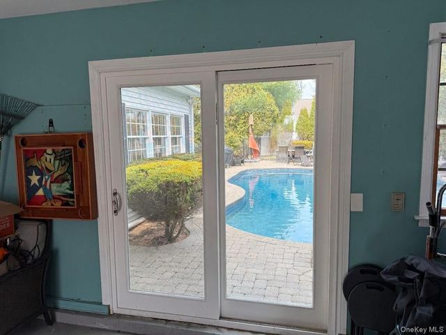 818 12th Street, West Babylon, NY 11704