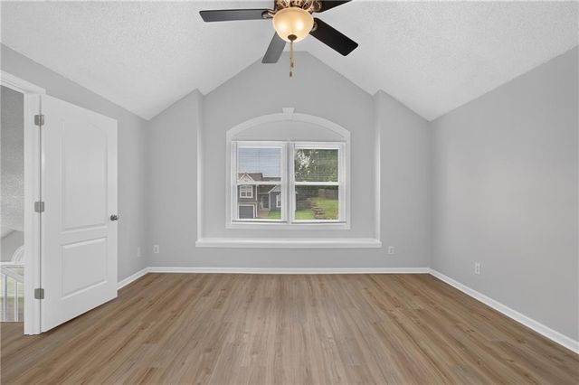 6529 NW Hidden Valley Road, Kansas City, MO 64152