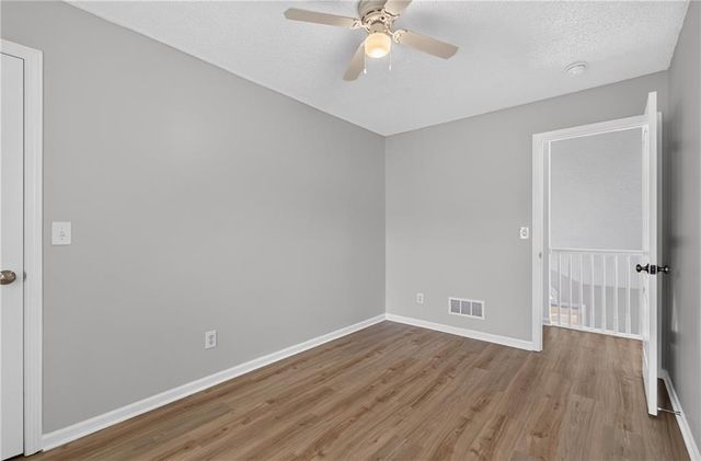 6529 NW Hidden Valley Road, Kansas City, MO 64152