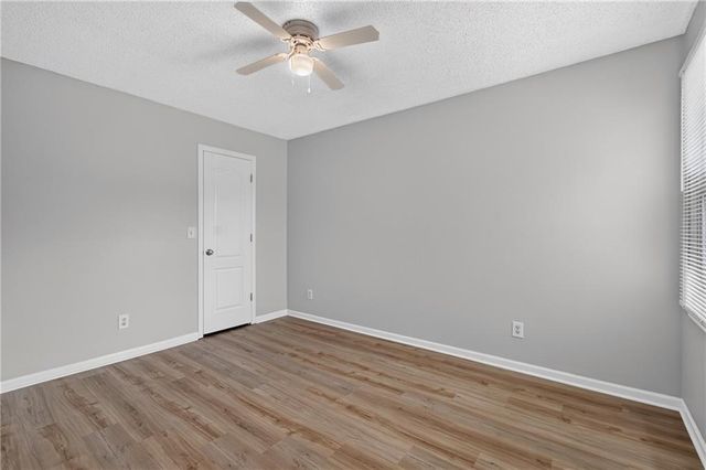 6529 NW Hidden Valley Road, Kansas City, MO 64152