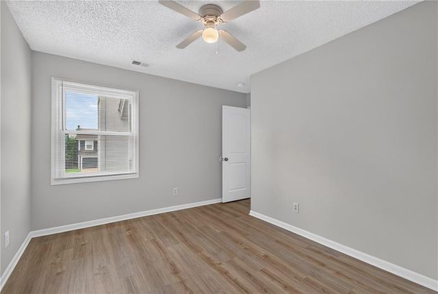 6529 NW Hidden Valley Road, Kansas City, MO 64152