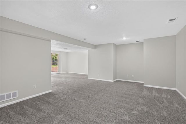 6529 NW Hidden Valley Road, Kansas City, MO 64152