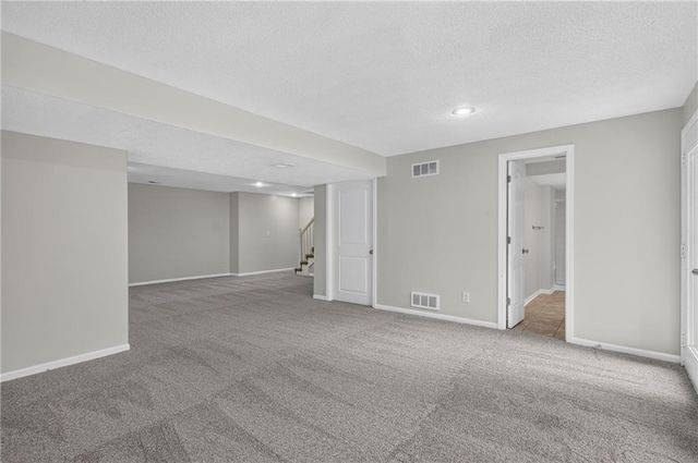 6529 NW Hidden Valley Road, Kansas City, MO 64152