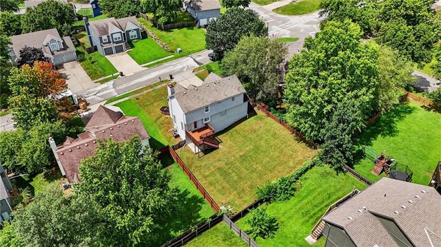 6529 NW Hidden Valley Road, Kansas City, MO 64152