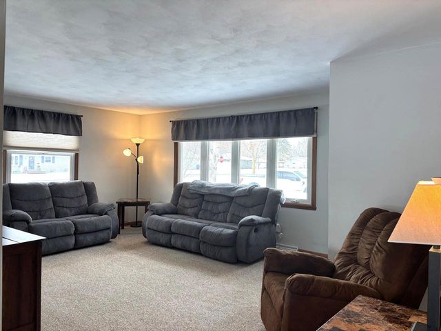 1905 MILLER LANE, Kaukauna, WI 54130