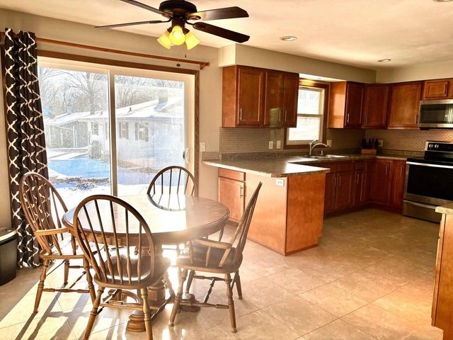 1905 MILLER LANE, Kaukauna, WI 54130