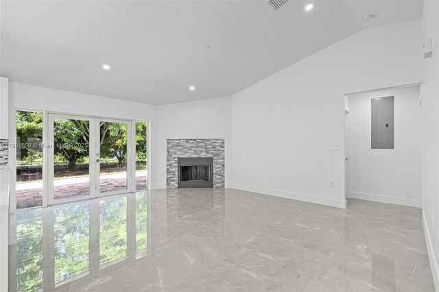 21991 SW 252nd St, Homestead, FL 33031