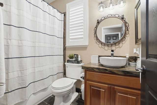 2618 Corral Way, Riverbank, CA 95367