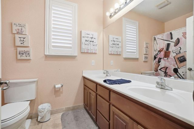 2618 Corral Way, Riverbank, CA 95367