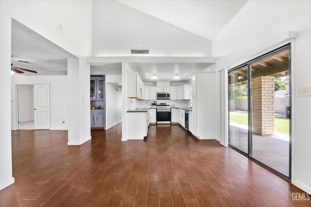 6805 Seapines Drive, Bakersfield, CA 93309