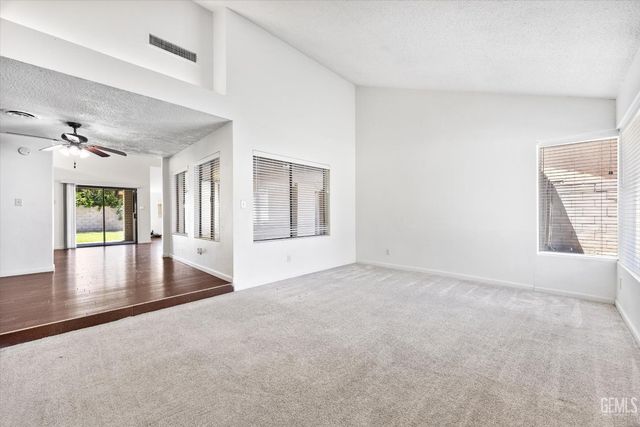 6805 Seapines Drive, Bakersfield, CA 93309