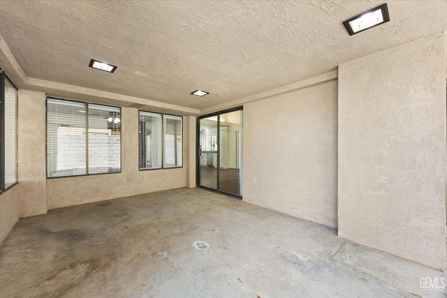 6805 Seapines Drive, Bakersfield, CA 93309