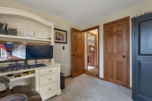 53 Mammoth Road, Londonderry, NH 03053