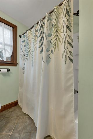 53 Mammoth Road, Londonderry, NH 03053