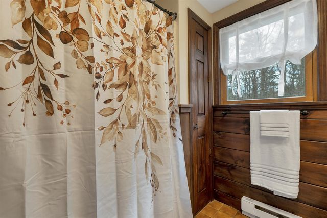 53 Mammoth Road, Londonderry, NH 03053