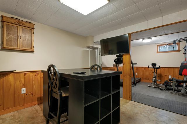 53 Mammoth Road, Londonderry, NH 03053