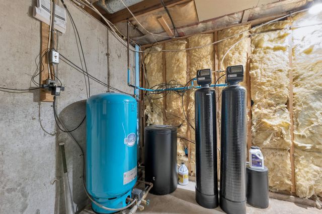 53 Mammoth Road, Londonderry, NH 03053