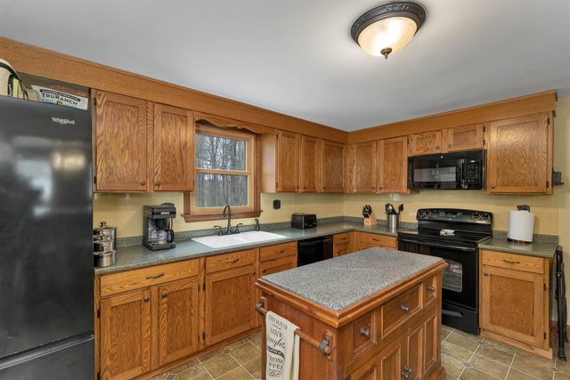 53 Mammoth Road, Londonderry, NH 03053