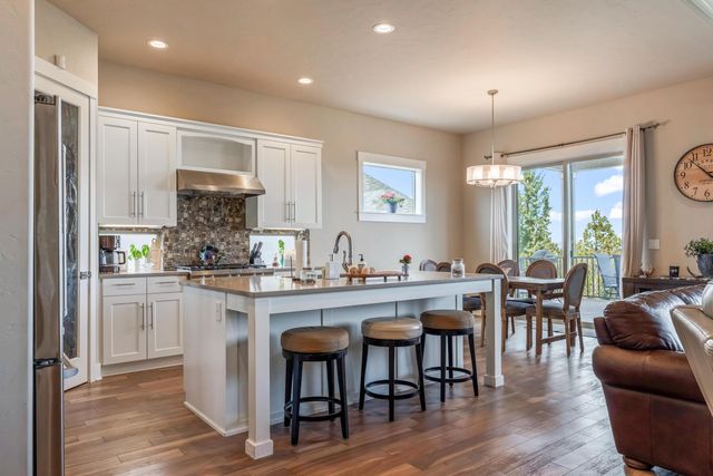 2375 NW Majestic Ridge Drive, Bend, OR 97703