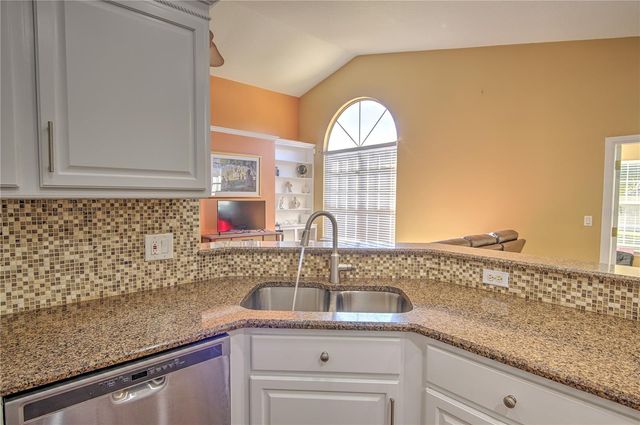 684 YORKSHIRE DRIVE, Oviedo, FL 32765