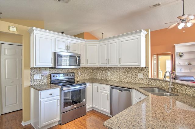 684 YORKSHIRE DRIVE, Oviedo, FL 32765