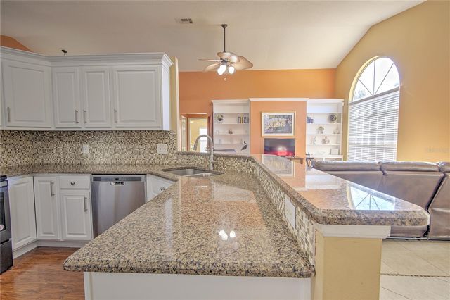 684 YORKSHIRE DRIVE, Oviedo, FL 32765
