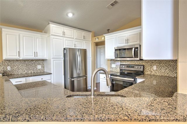 684 YORKSHIRE DRIVE, Oviedo, FL 32765
