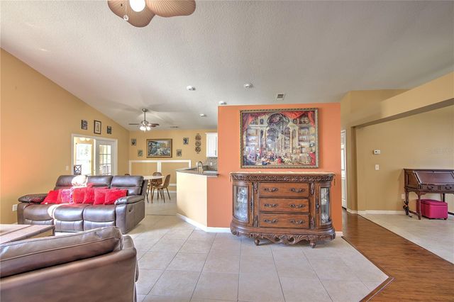 684 YORKSHIRE DRIVE, Oviedo, FL 32765