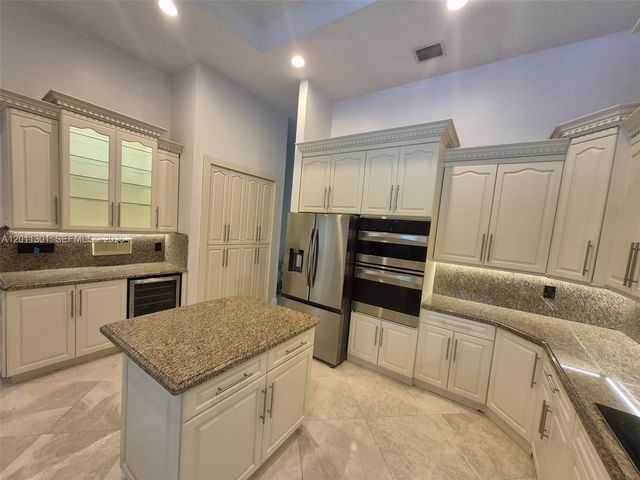 7625 SW 75th Avenue 0, Miami, FL 33143