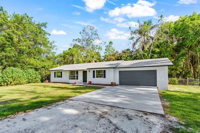 11852 N 47th Rd Road N, The Acreage, FL 33411