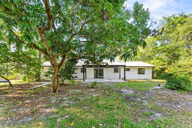 11852 N 47th Rd Road N, The Acreage, FL 33411