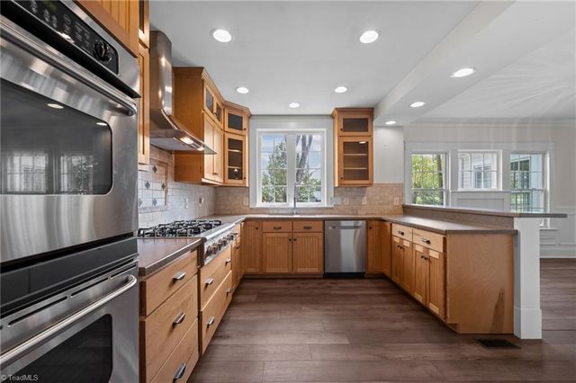 303 E Swannanoa Avenue, Liberty, NC 27298