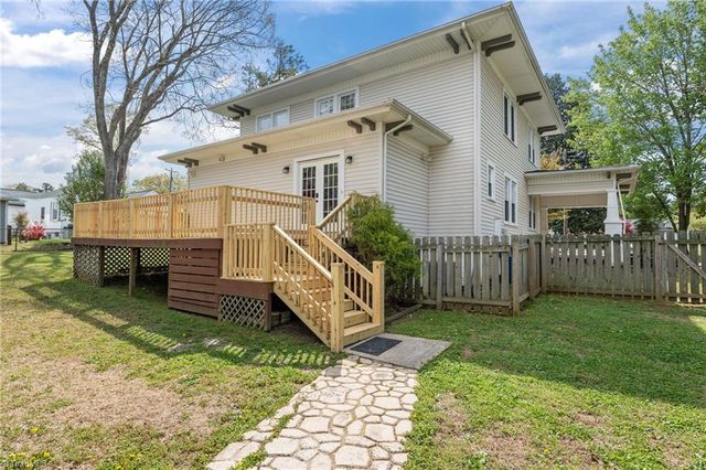 303 E Swannanoa Avenue, Liberty, NC 27298