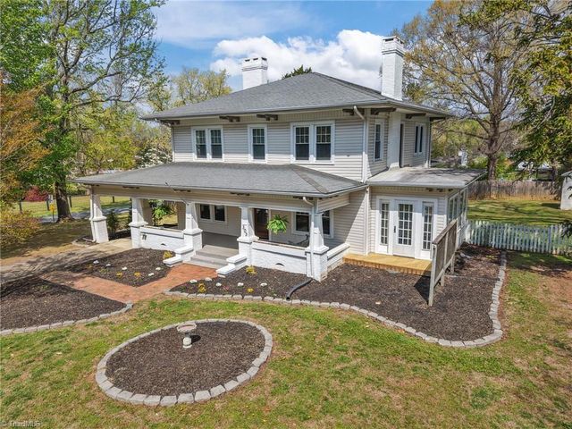 303 E Swannanoa Avenue, Liberty, NC 27298